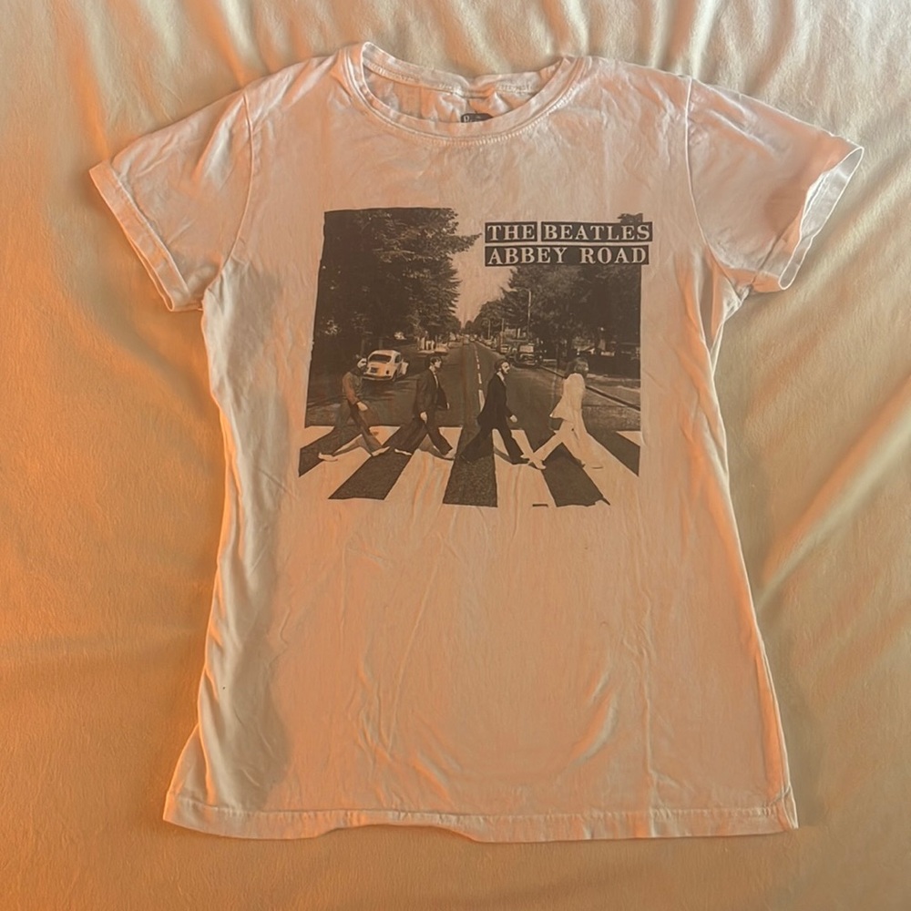Vintage “The Beatles” Retro Classic White Baby Tee Size medium 100% Cotton